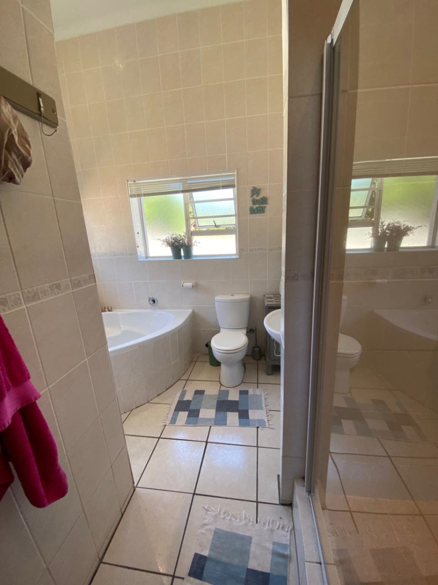 3 Bedroom Property for Sale in Sandbaai Western Cape